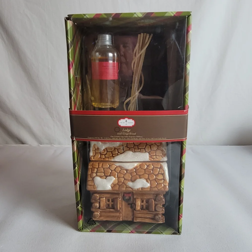 Trim A Home Lodge Iced Gingerbread Cabin Fragrance Diffuser